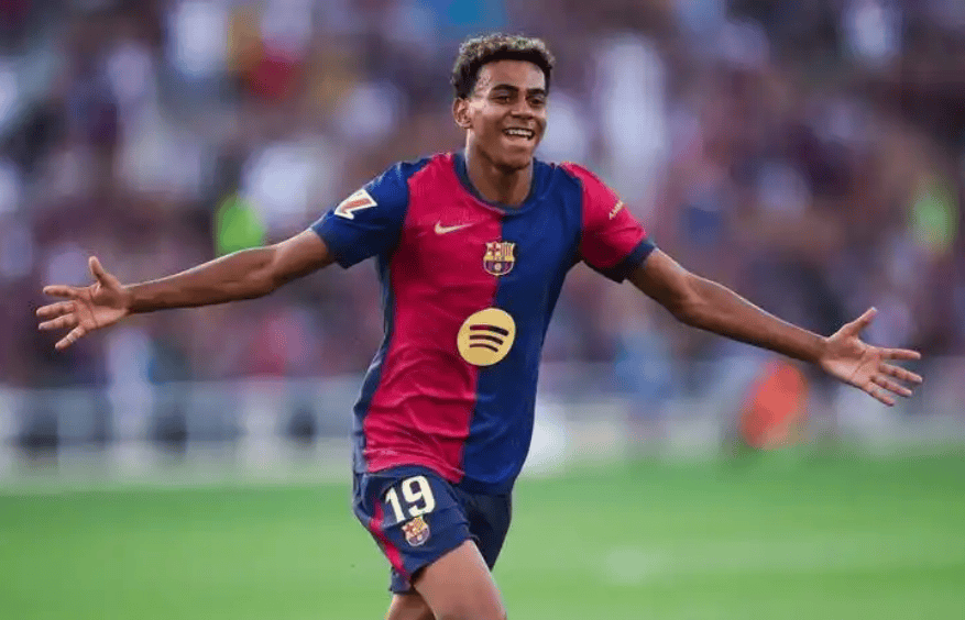 曼联对狼队的预测首发阵容：梅努的未来抉择，约罗强势回归