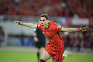 中超转会市场：广州队签下外援,