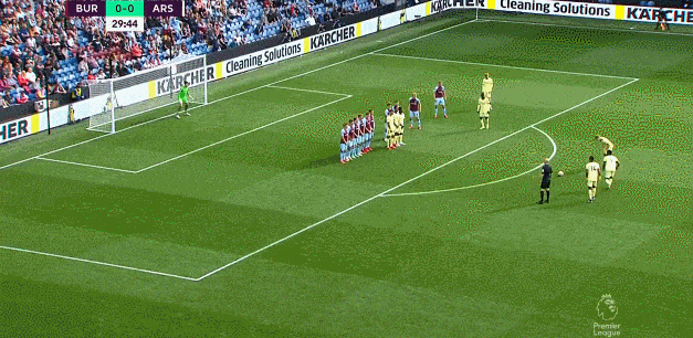 吉文：可能我有点老派，看不惯加纳乔走路歪着身子还挂条链子