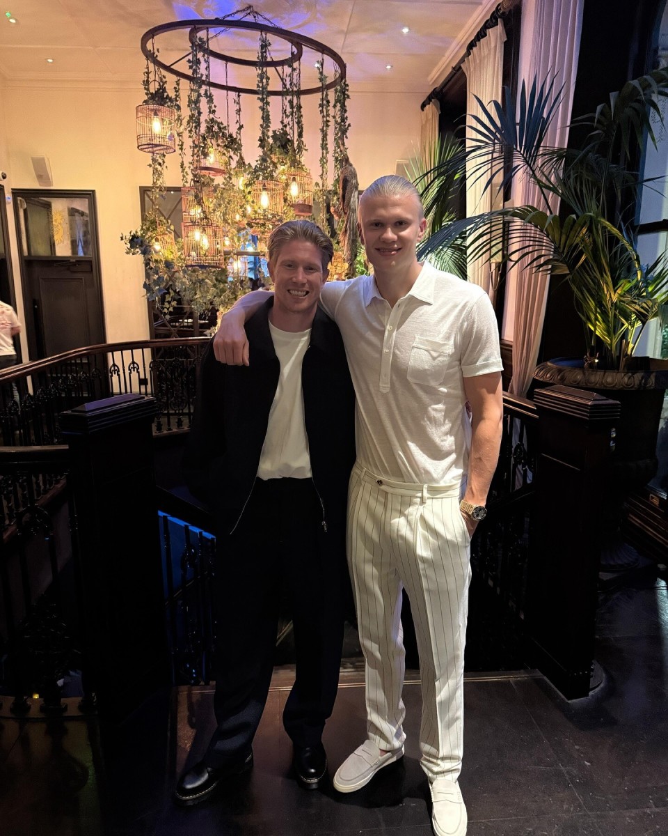 德媒：拜仁曾愿意放走格雷茨卡，帕利尼亚离开后前者确定留队